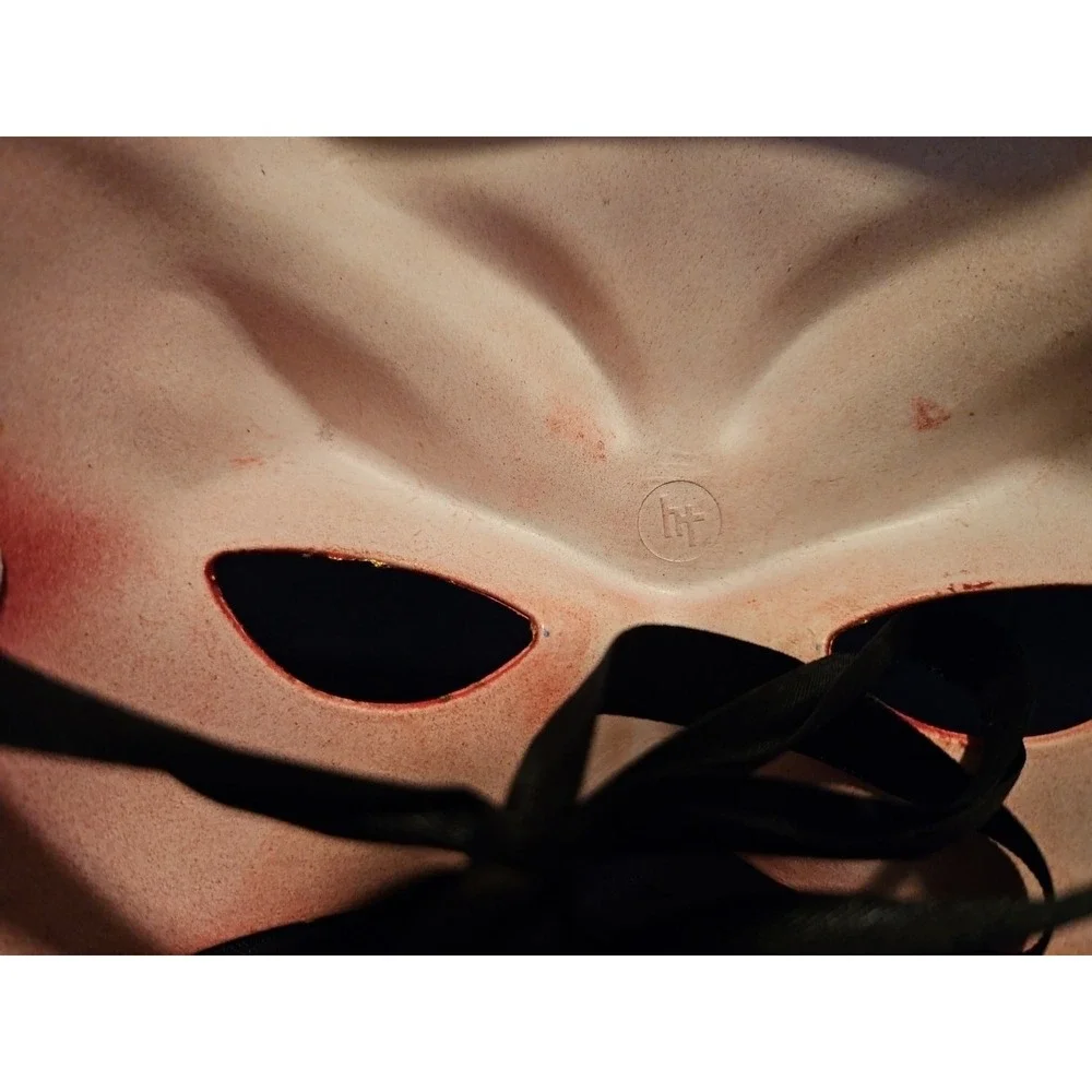 Red Horn Mask‎ with Ht on back. (Plastic)